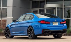 Новый BMW M5 2024: цена, фото, обзор, характеристики седана