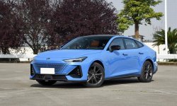 Новый Changan Uni-V 2024: цена, фото, обзор, характеристики лифтбека
